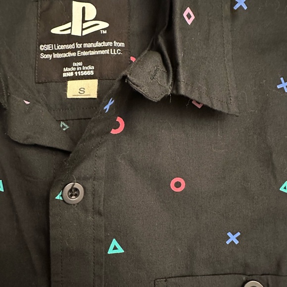 Mens S PlayStation Button Pattern, Black Button Up Short Sleeve Shirt- Like New - Picture 2 of 3